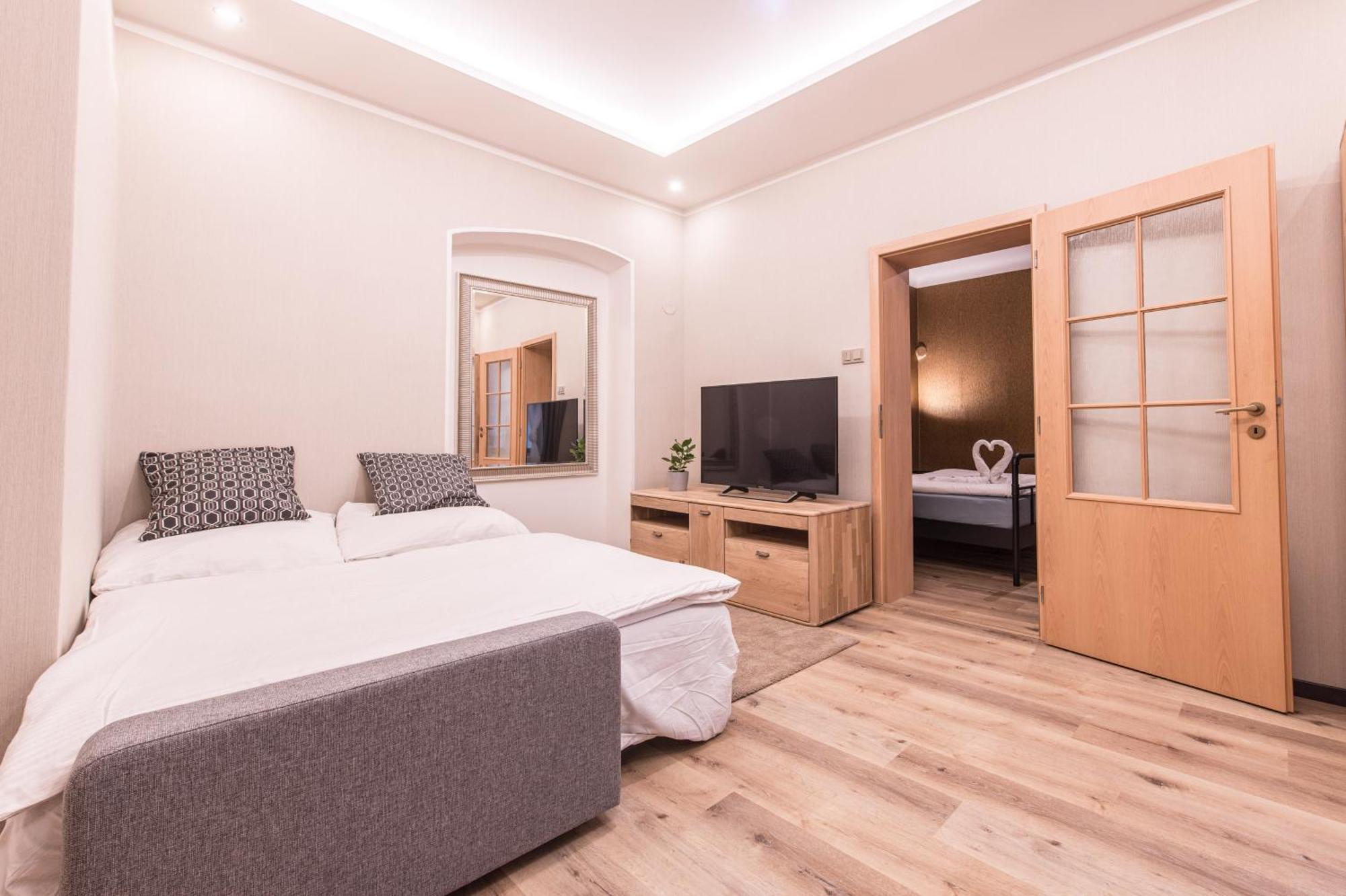 Prague Locals Monastery Apartments الغرفة الصورة